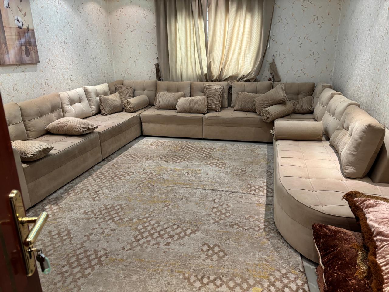 طش اثاث تالف رمي عفش اغراض قديمه بحي الفلاح 0558536273 نظافة الشقق من اشياء قديمه