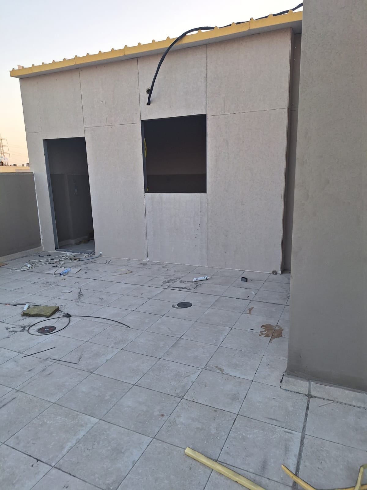 تصميم وتركيب ملاحق خارجية كبيرة في الرياض