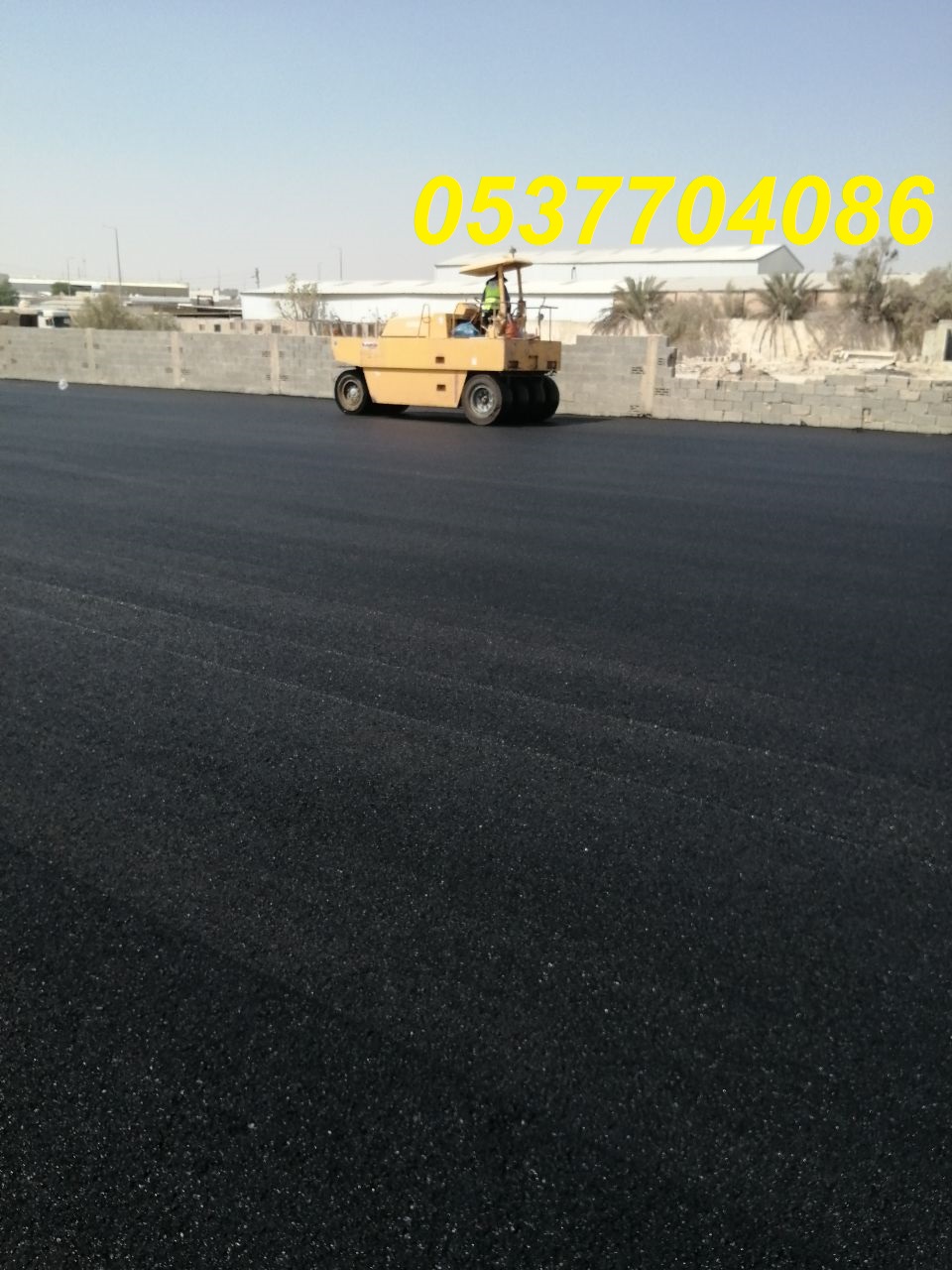 تنفيذ جميع أعمال الاسفلت والقشط بجميع المواصفات 0537704086