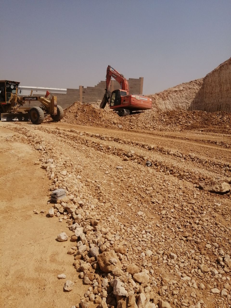 مقاول اسفلت طرق ساحات هناجر طرنشات مواقف 0537704086