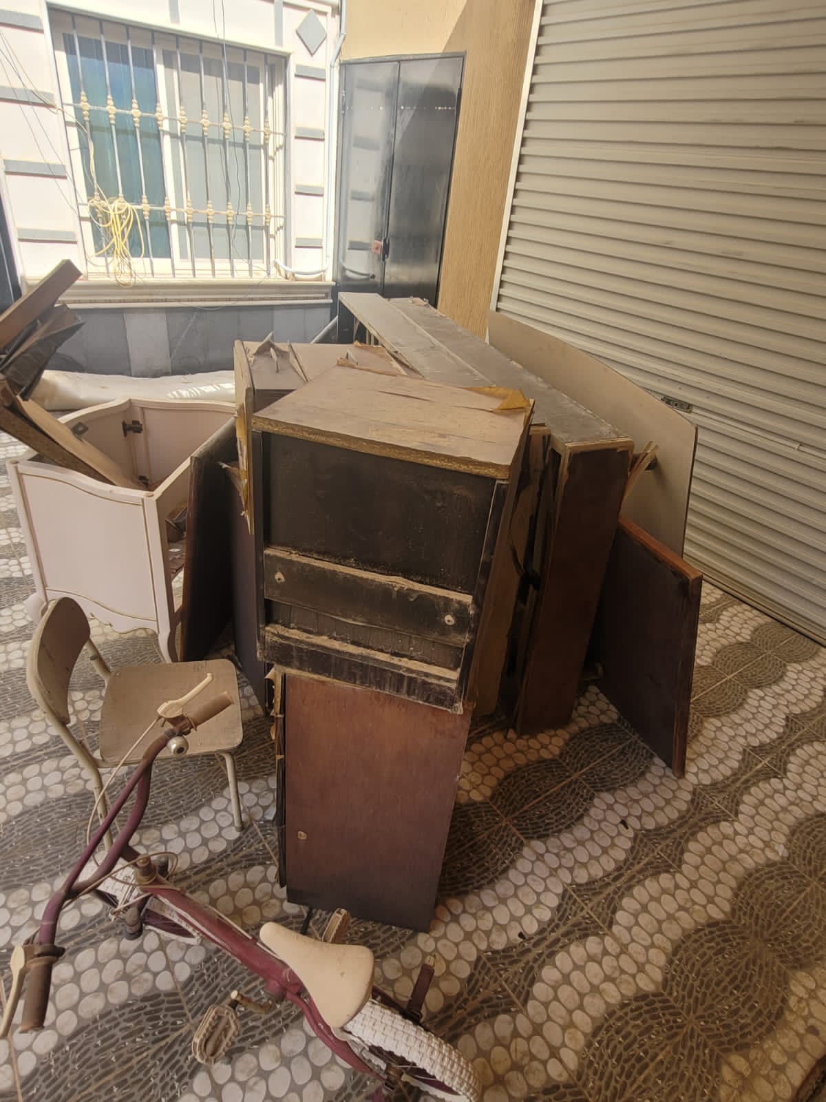 التخلص من الاثاث القديم بالرياض 0558536273 ياخذون الكنب القديم التخلص من الاثاث القديم بالرياض 0558536273 ياخذون الكنب القديم