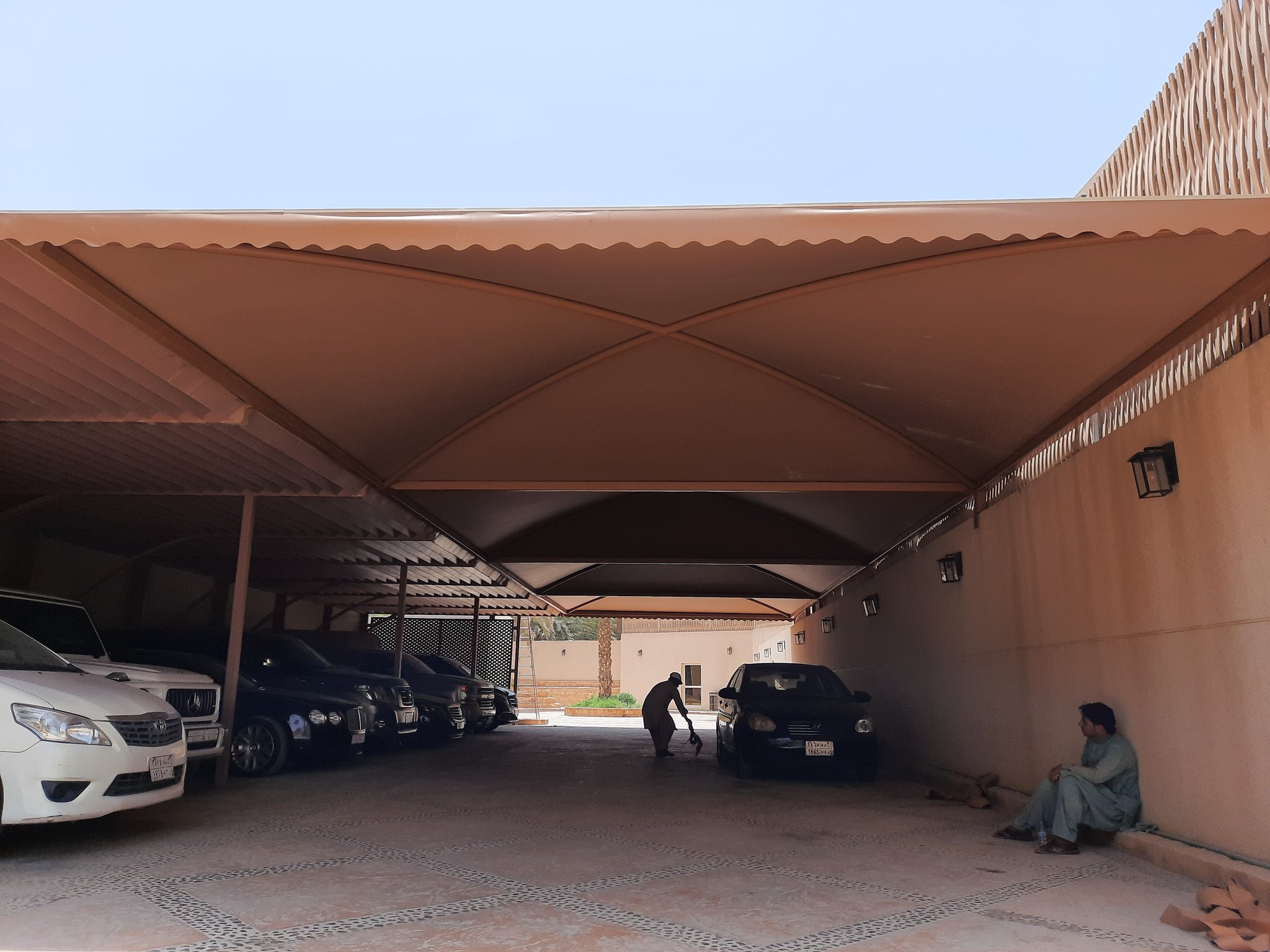 معرض مظلات وسواتر الاختيار الاول تركيب مظلات مواقف سيارات بالرياض - 0500559613 - اعمال المستودعات - شركة سواتر الرياض - برجولات الحدائق