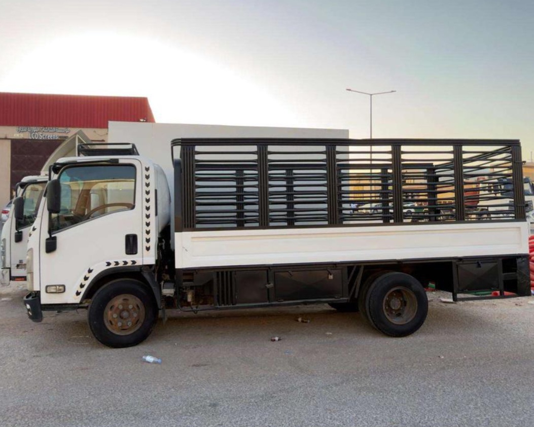 دينا نقل عفش داخل حي السويدي 0556418907