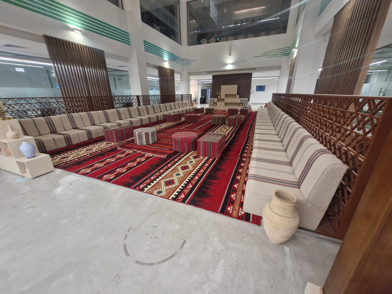 جلسات مودرن أنيقة للمناسبات