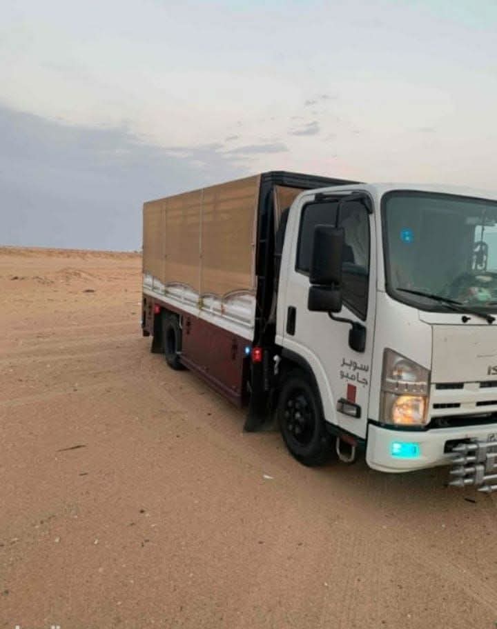 دينا نقل عفش داخل حي الياسمين 0556418907