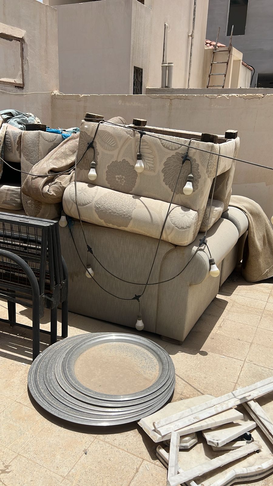دينا نقل عفش داخل حي الرحمانيه 0َ556418907